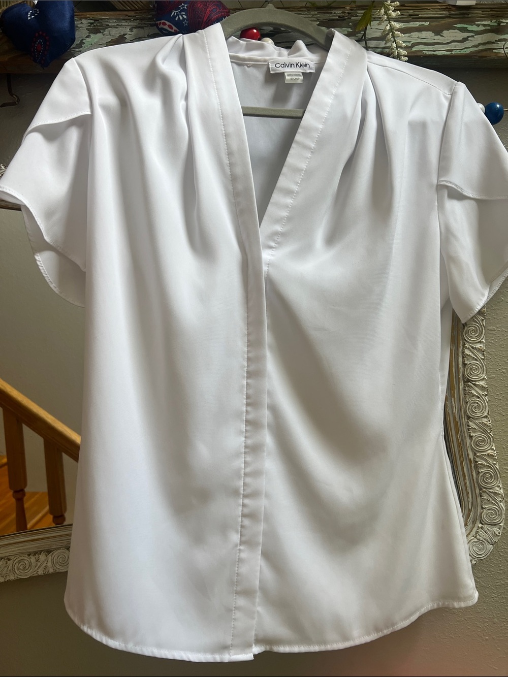 Calvin Klein White V-Neck Short Sleeve Top